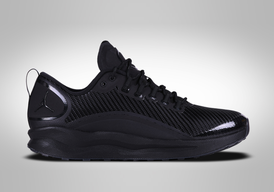 air zoom triple black