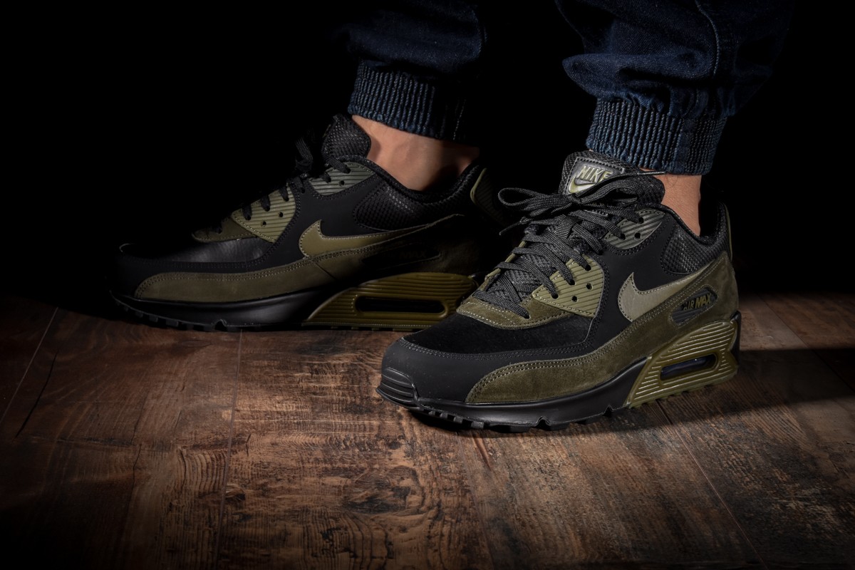 NIKE AIR MAX 90 LEATHER for £120.00 