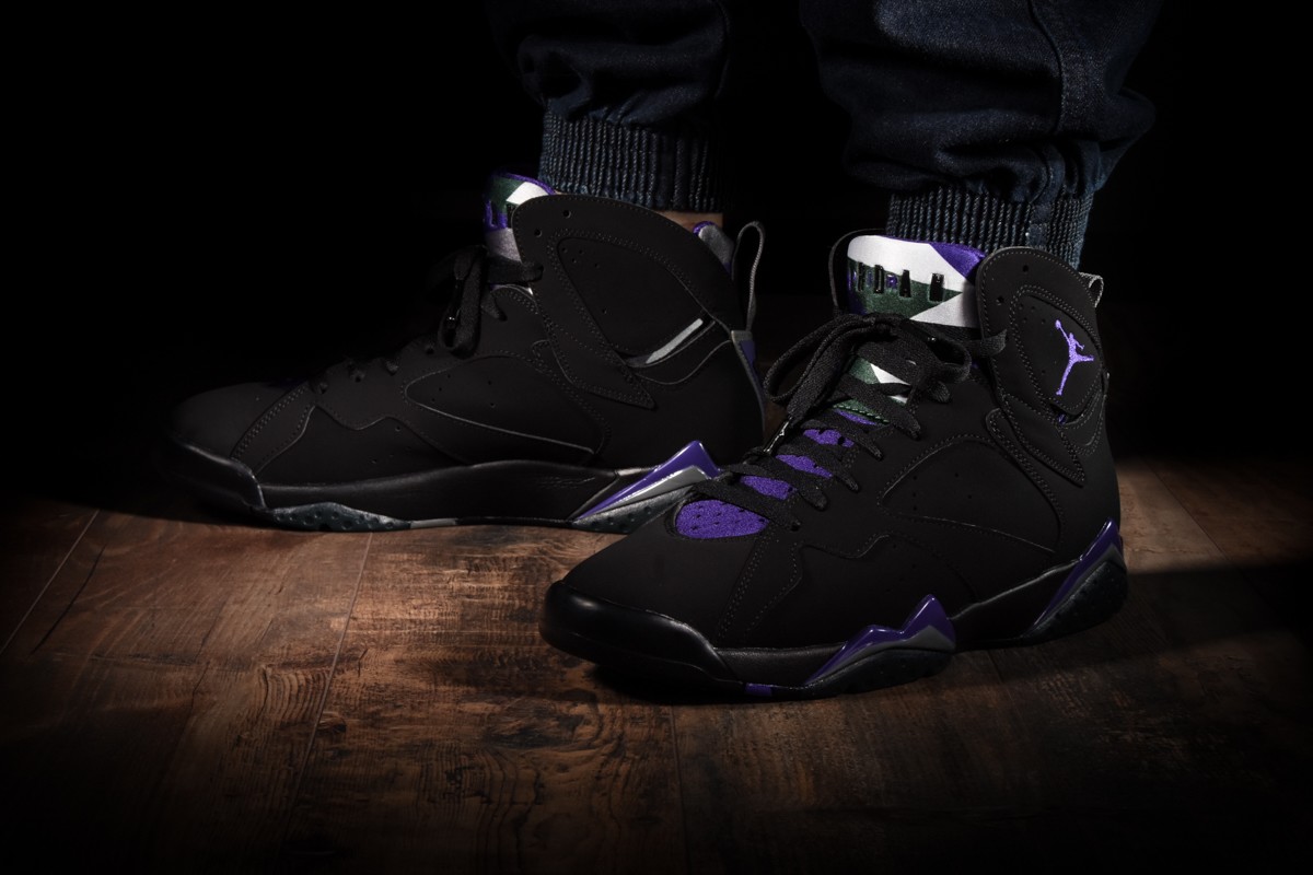 NIKE AIR JORDAN 7 RETRO BUCKS RAY ALLEN PE
