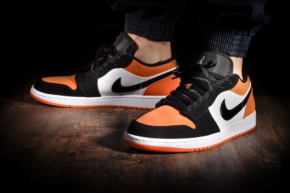 Air jordan low shattered backboard online