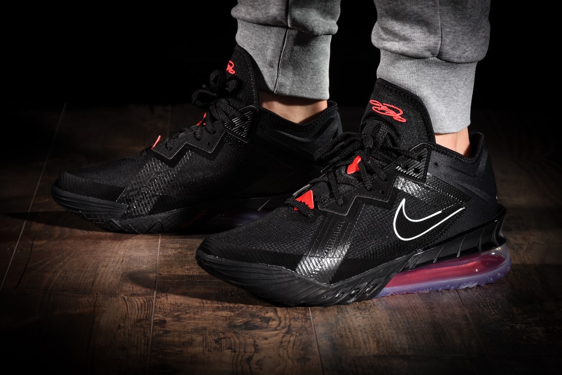 NIKE LEBRON 18 LOW BRED