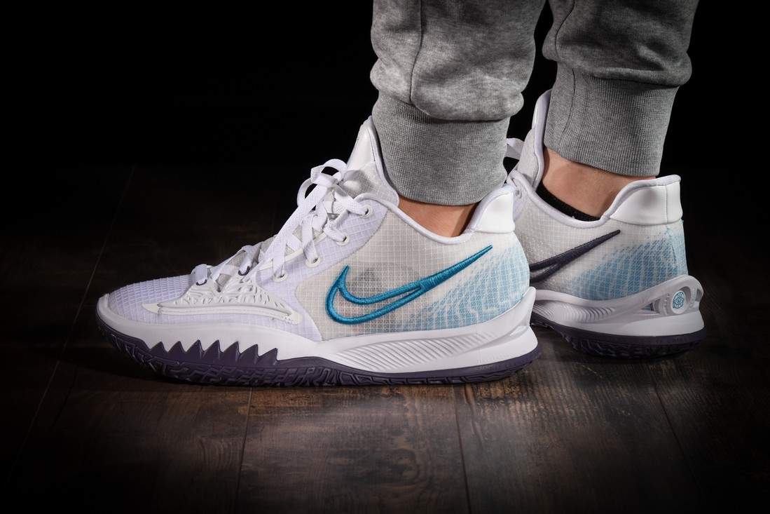 Kyrie low 2024 4 white