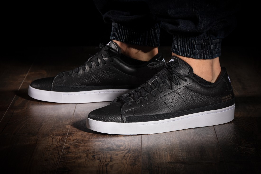 NIKE BLAZER LOW X BLACK WHITE GUM