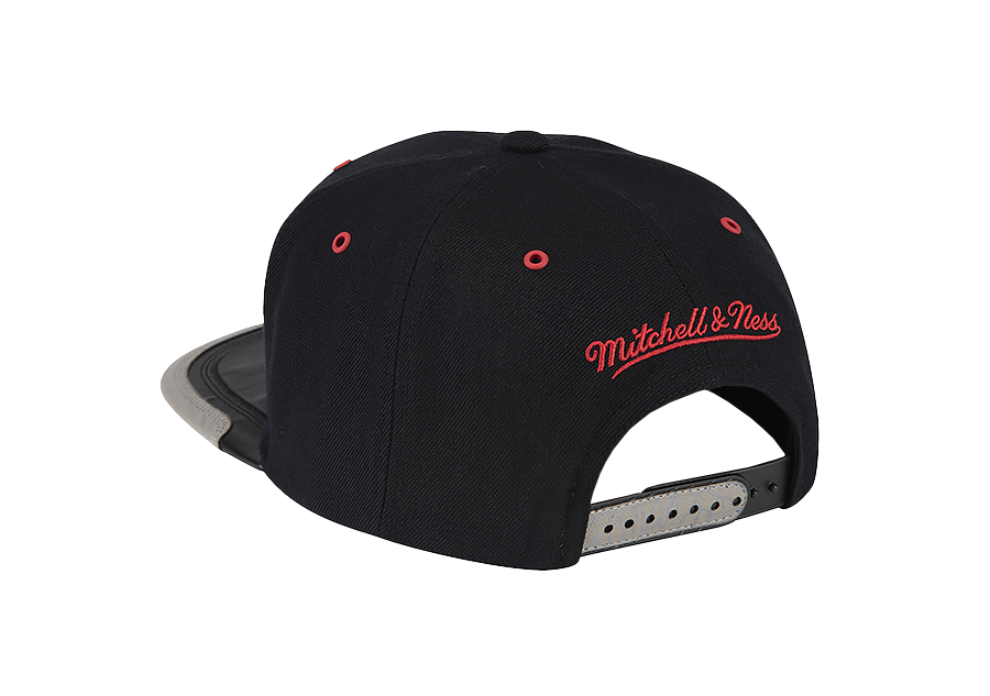 Gorra Chicago BULLS NBA metal Mitchell and Ness snapback negro