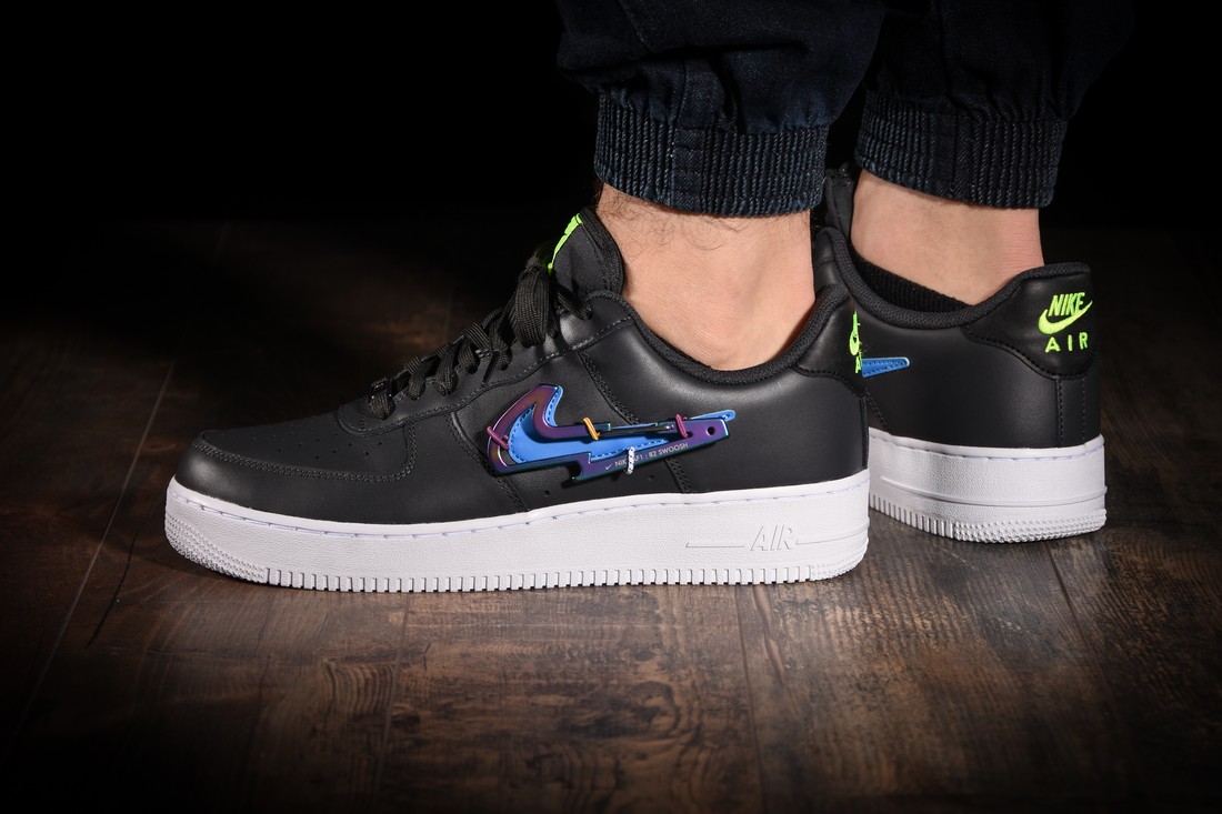 NIKE AIR FORCE 1 LOW PREMIUM CARABINER BLACK WHITE for £170.00