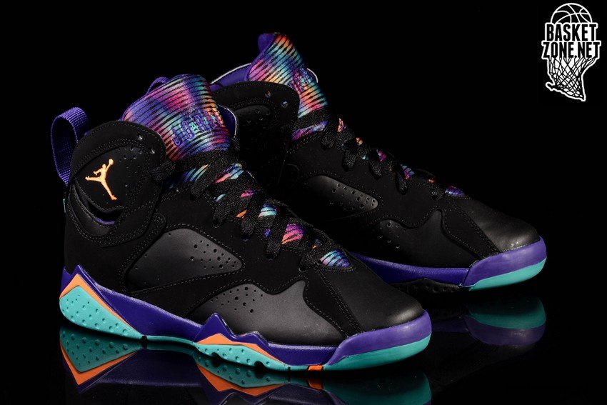 retro 7 lola bunny